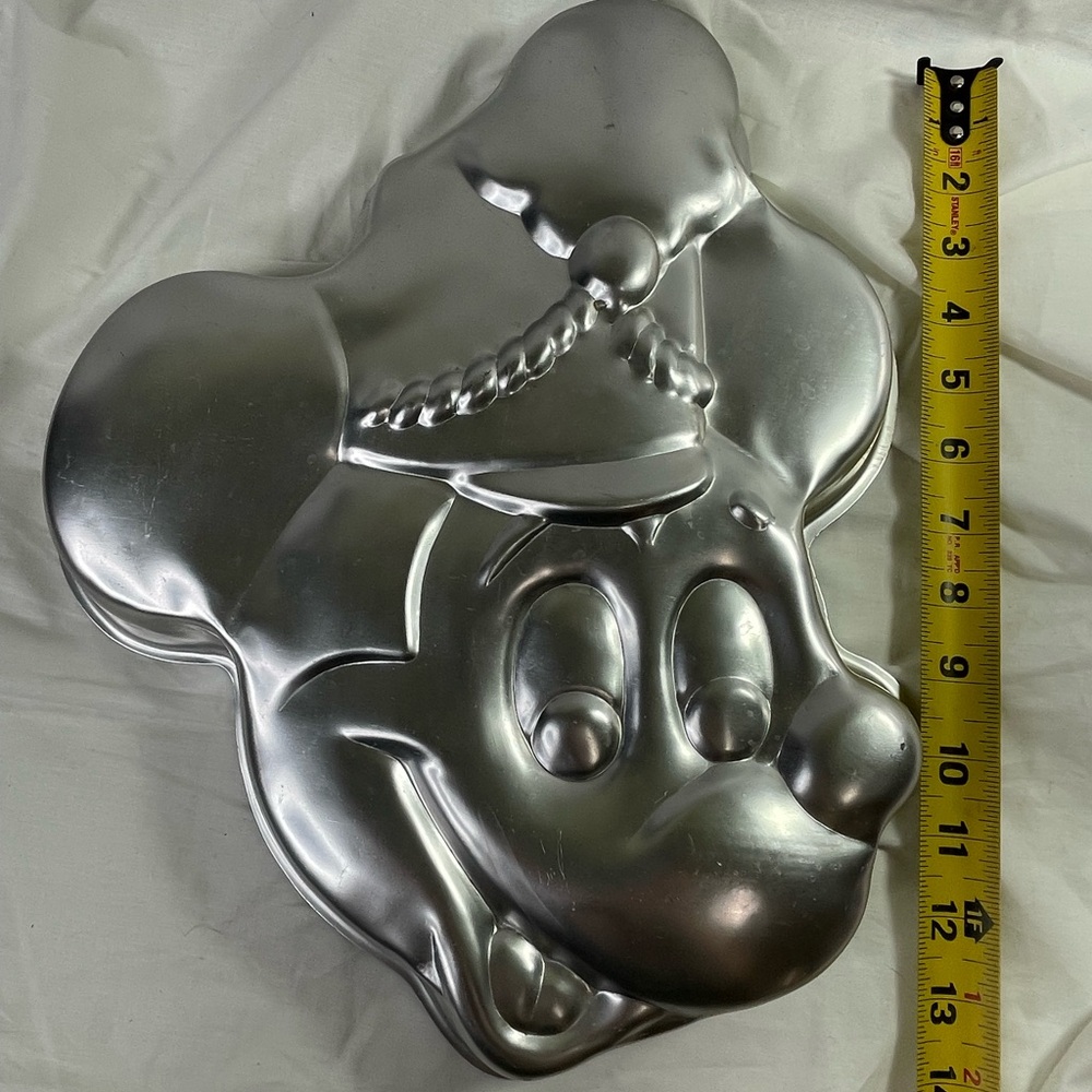 MICKEY MOUSE Marching Band Leader Head Cake Pan Mold #515-302 DISNEY Wilton - Picture 4 of 4